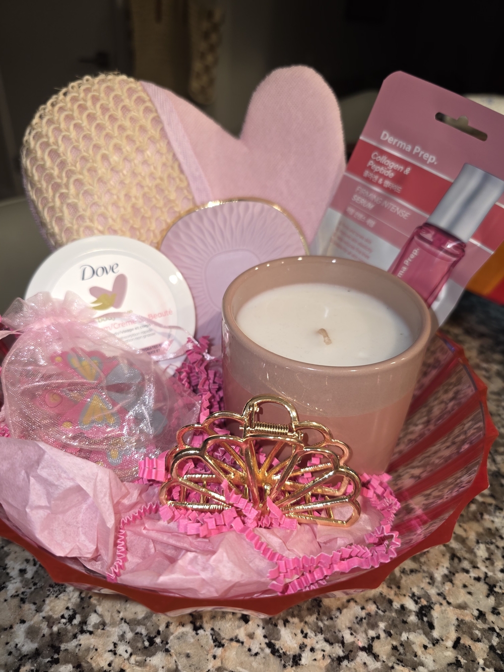 Source Unknown Pink Bath & Body Gift Set with Dove Cream